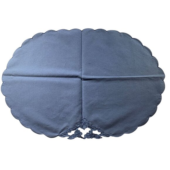 Four napkins four matching placemats Blue Fabric Scalloped Edges Floral Detail - Picture 6 of 12